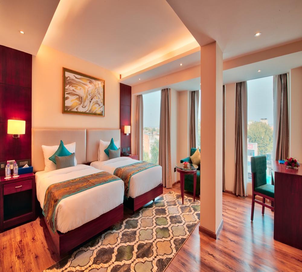 מלון Golden Tulip Essential ג'איפור מראה חיצוני תמונה